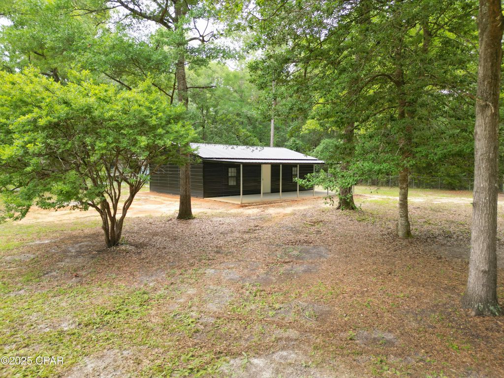 4934 Bluegill Way, Vernon, FL 32462