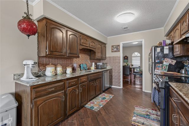 10008 Essex Place, Fort Smith, AR 72908