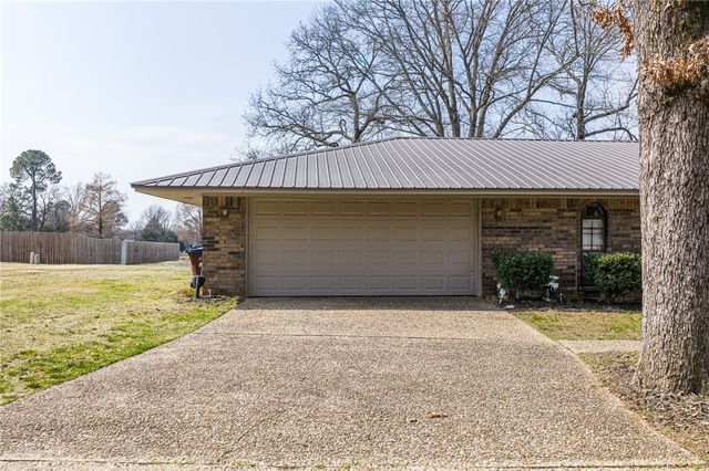 10008 Essex Place, Fort Smith, AR 72908