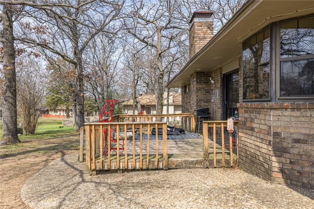 10008 Essex Place, Fort Smith, AR 72908