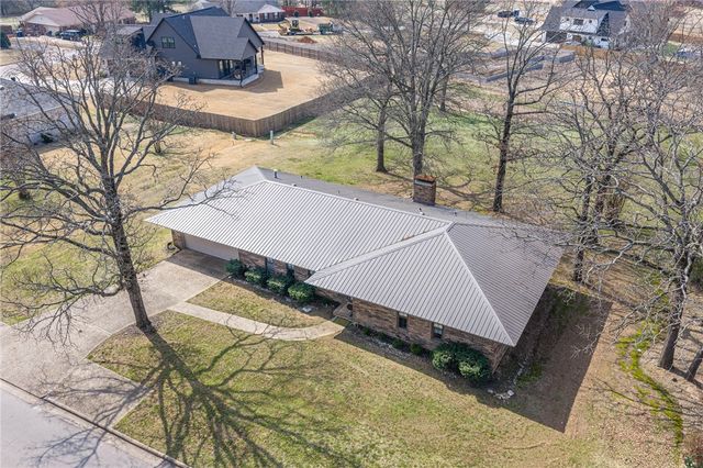 10008 Essex Place, Fort Smith, AR 72908