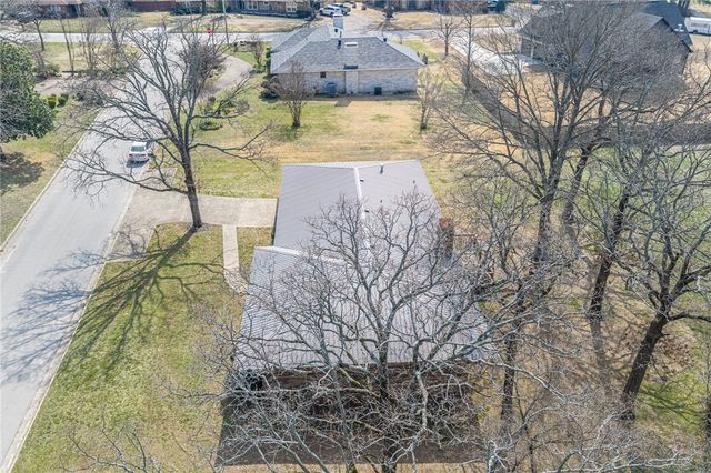 10008 Essex Place, Fort Smith, AR 72908