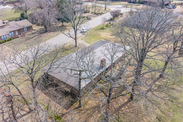 10008 Essex Place, Fort Smith, AR 72908