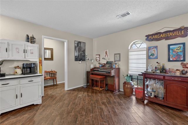 10008 Essex Place, Fort Smith, AR 72908