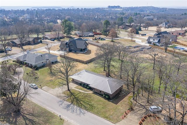 10008 Essex Place, Fort Smith, AR 72908