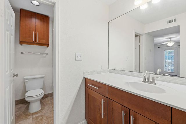 7685 Northcross DR 1121, Austin, TX 78757