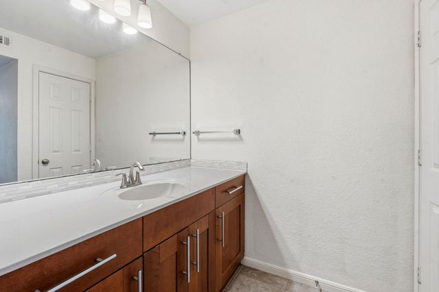 7685 Northcross DR 1121, Austin, TX 78757