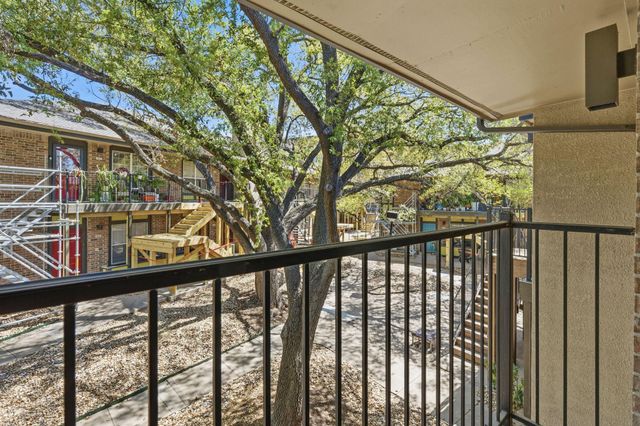 7685 Northcross DR 1121, Austin, TX 78757