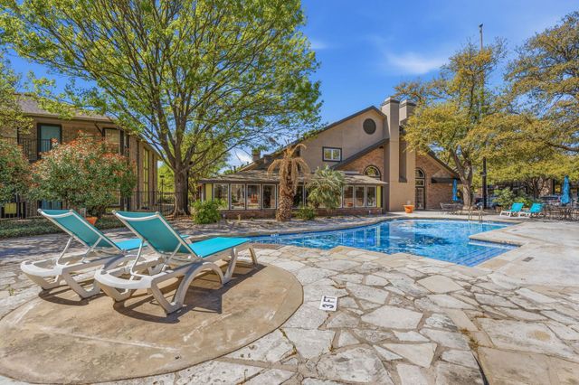 7685 Northcross DR 1121, Austin, TX 78757