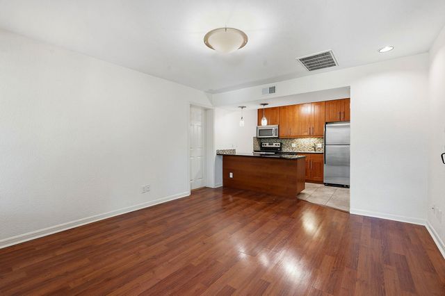 7685 Northcross DR 1121, Austin, TX 78757