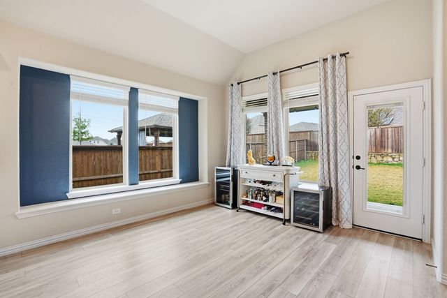 10037 Lakemont Drive, Fort Worth, TX 76131