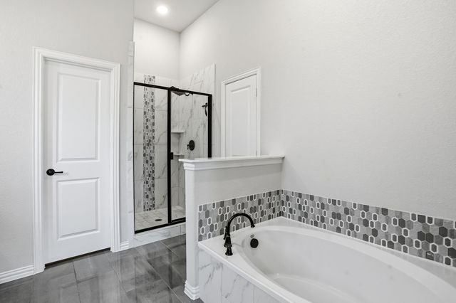 10037 Lakemont Drive, Fort Worth, TX 76131