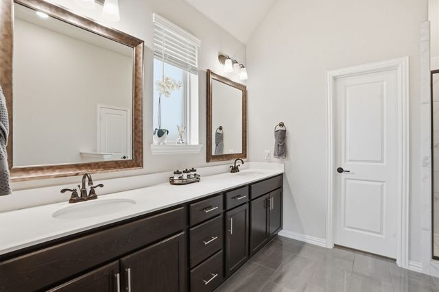 10037 Lakemont Drive, Fort Worth, TX 76131