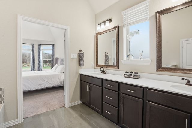 10037 Lakemont Drive, Fort Worth, TX 76131