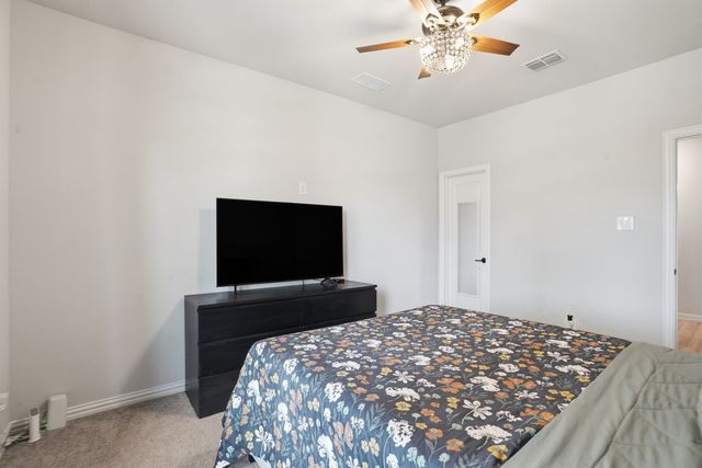 10037 Lakemont Drive, Fort Worth, TX 76131