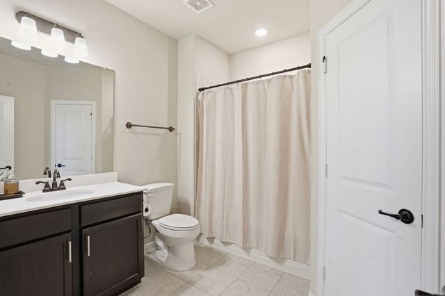 10037 Lakemont Drive, Fort Worth, TX 76131