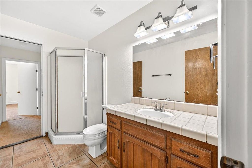 Image 10 of property listing at 28340 Tollhouse Road, Tollhouse, CA 93667