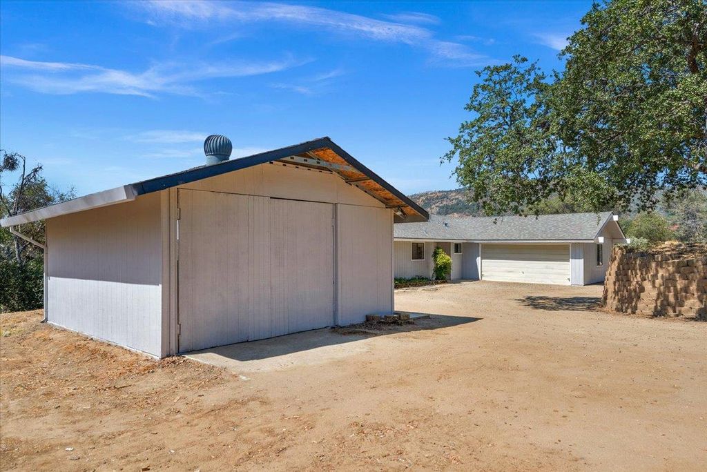 Image 19 of property listing at 28340 Tollhouse Road, Tollhouse, CA 93667