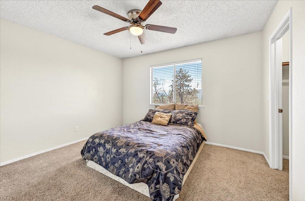 Image 7 of property listing at 28340 Tollhouse Road, Tollhouse, CA 93667