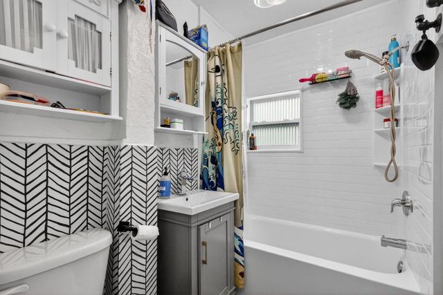 618 S Pine Street, Lake Worth Beach, FL 33460