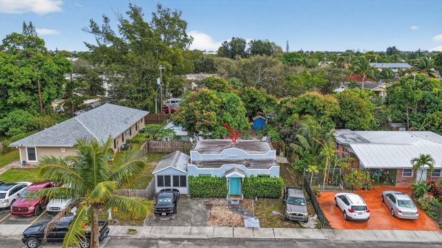 618 S Pine Street, Lake Worth Beach, FL 33460
