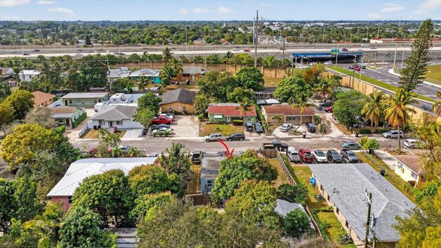 618 S Pine Street, Lake Worth Beach, FL 33460