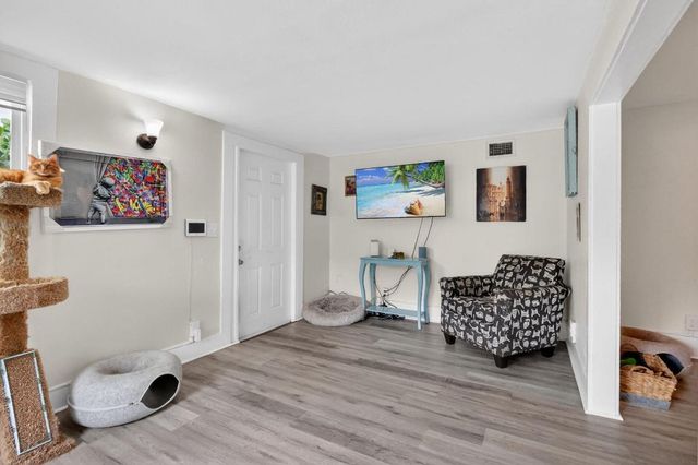 618 S Pine Street, Lake Worth Beach, FL 33460