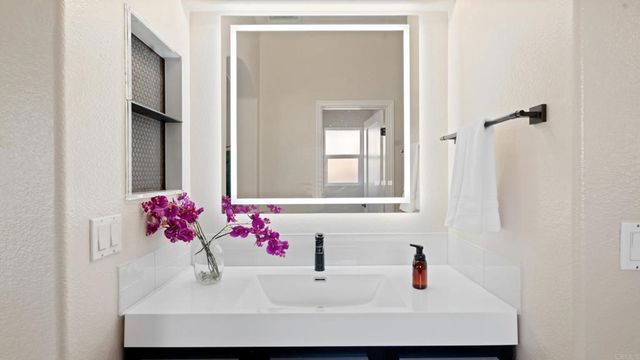 1209 Morgan Hill Dr, Chula Vista, CA 91913