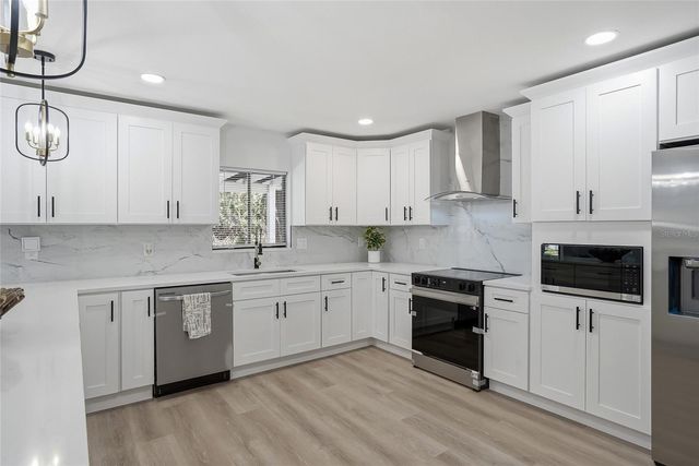8709 FOUNTAIN AVENUE, Tampa, FL 33615