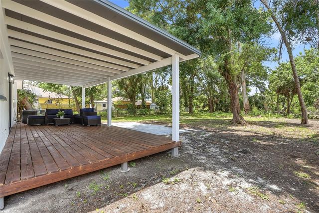 8709 FOUNTAIN AVENUE, Tampa, FL 33615