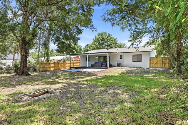 8709 FOUNTAIN AVENUE, Tampa, FL 33615