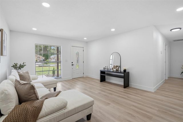 8709 FOUNTAIN AVENUE, Tampa, FL 33615