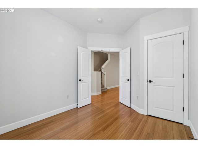 2032 Ne 49TH Way, Hillsboro, OR 97124