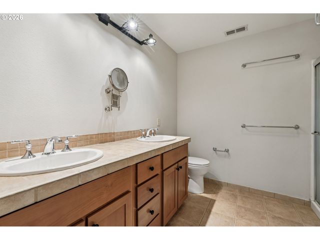 2032 Ne 49TH Way, Hillsboro, OR 97124