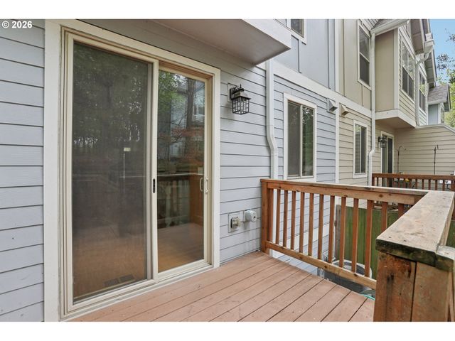 2032 Ne 49TH Way, Hillsboro, OR 97124