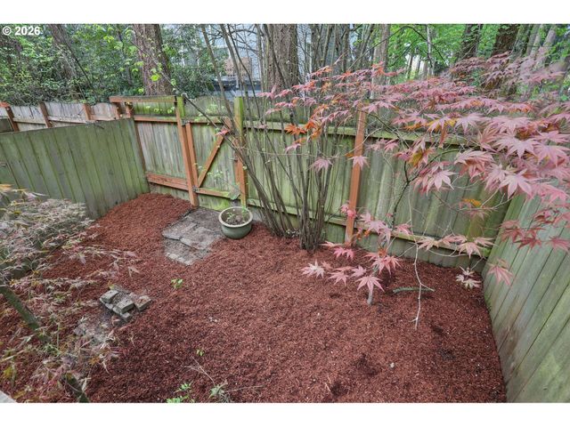 2032 Ne 49TH Way, Hillsboro, OR 97124