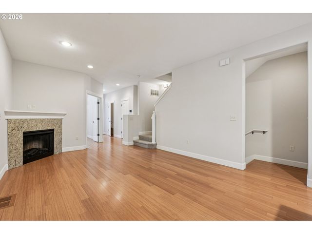 2032 Ne 49TH Way, Hillsboro, OR 97124