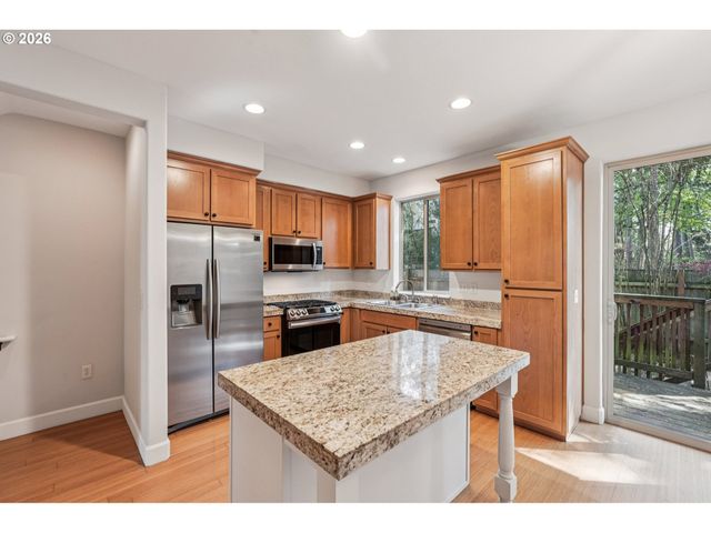 2032 Ne 49TH Way, Hillsboro, OR 97124
