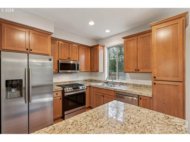 2032 Ne 49TH Way, Hillsboro, OR 97124
