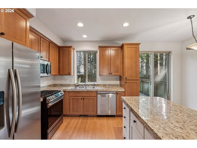 2032 Ne 49TH Way, Hillsboro, OR 97124