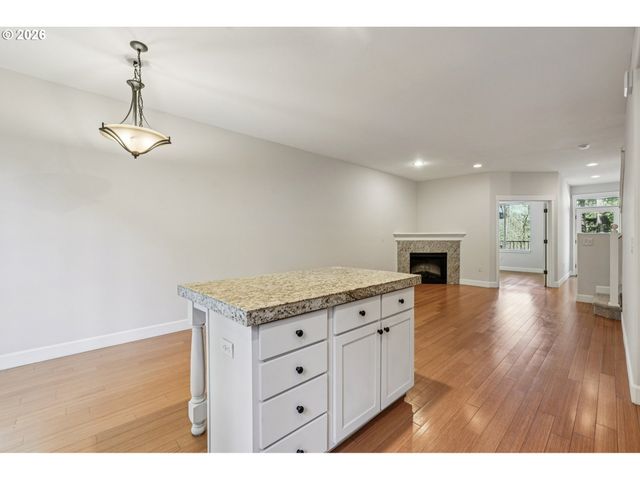 2032 Ne 49TH Way, Hillsboro, OR 97124