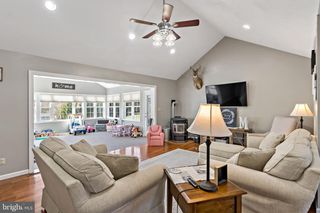 58 DAWSON FARM LN, Berkeley Springs, WV 25411