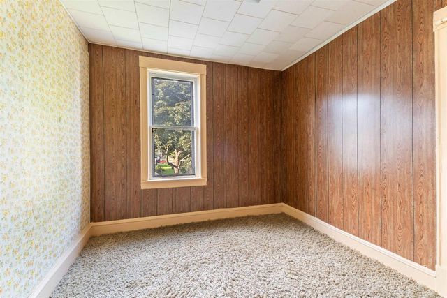 1301 N 11th St, Superior, WI 54880