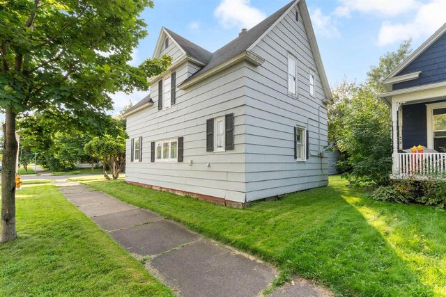 1301 N 11th St, Superior, WI 54880