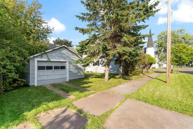 1301 N 11th St, Superior, WI 54880