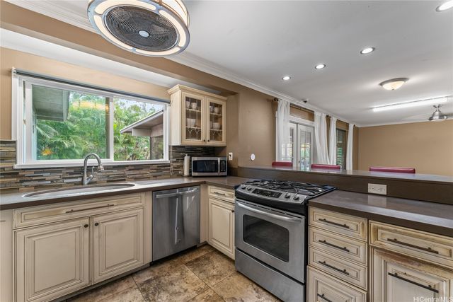 94-367 Hokuahiahi Street, Mililani, HI 96789