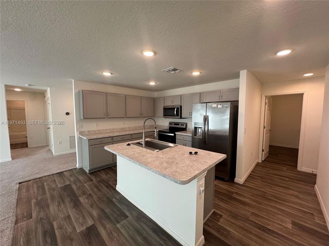 314 SW Ray Ave, Port St. Lucie, FL 34983