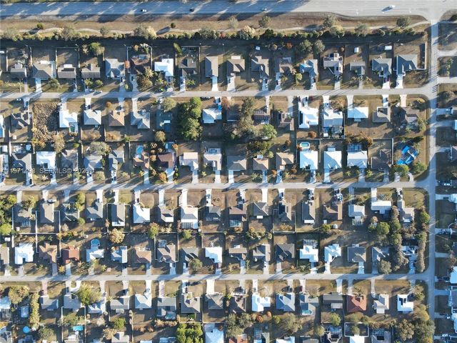 314 SW Ray Ave, Port St. Lucie, FL 34983