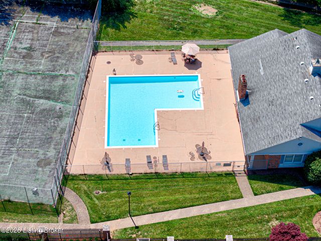 1214 Inverary Ct, Louisville, KY 40222