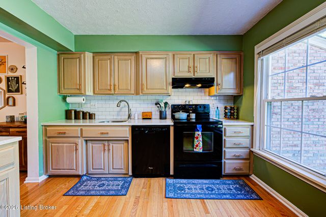 1214 Inverary Ct, Louisville, KY 40222